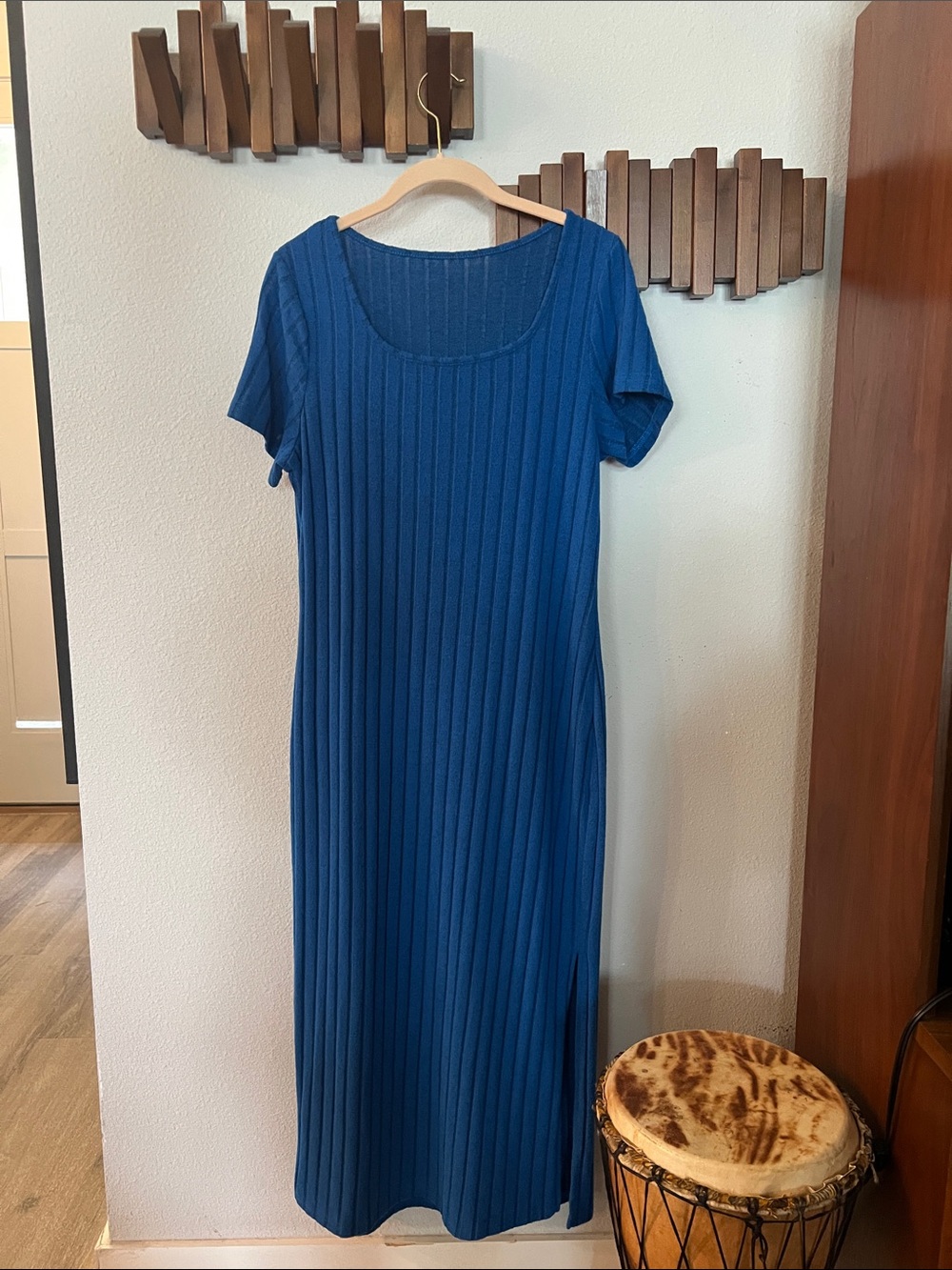 Source Unknown Blue Ribbed Midi Dress with Short Sleeves